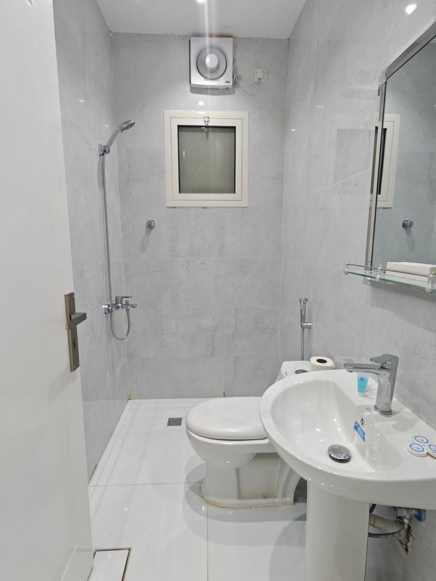 Yaqoot Al Madina Suites Al Awali Dış mekan fotoğraf